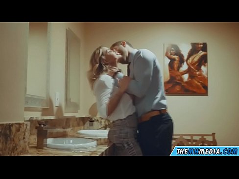 ❤️ Cando unha loura tetona seduce nun baño público ️ Porno a nós gl.com-porn-zog.ru ﹏